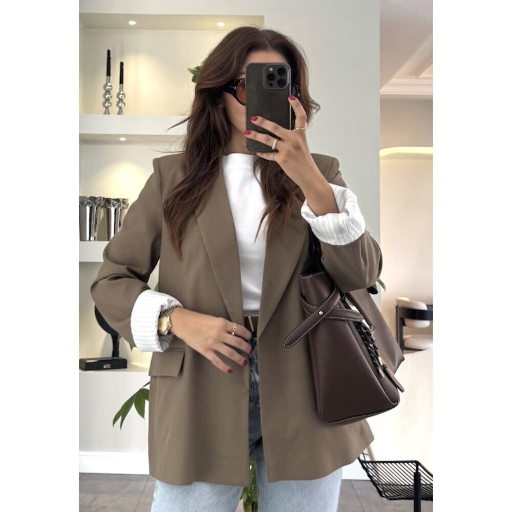 Reformation The Classic Slim Blazer In Mushroom Size Small